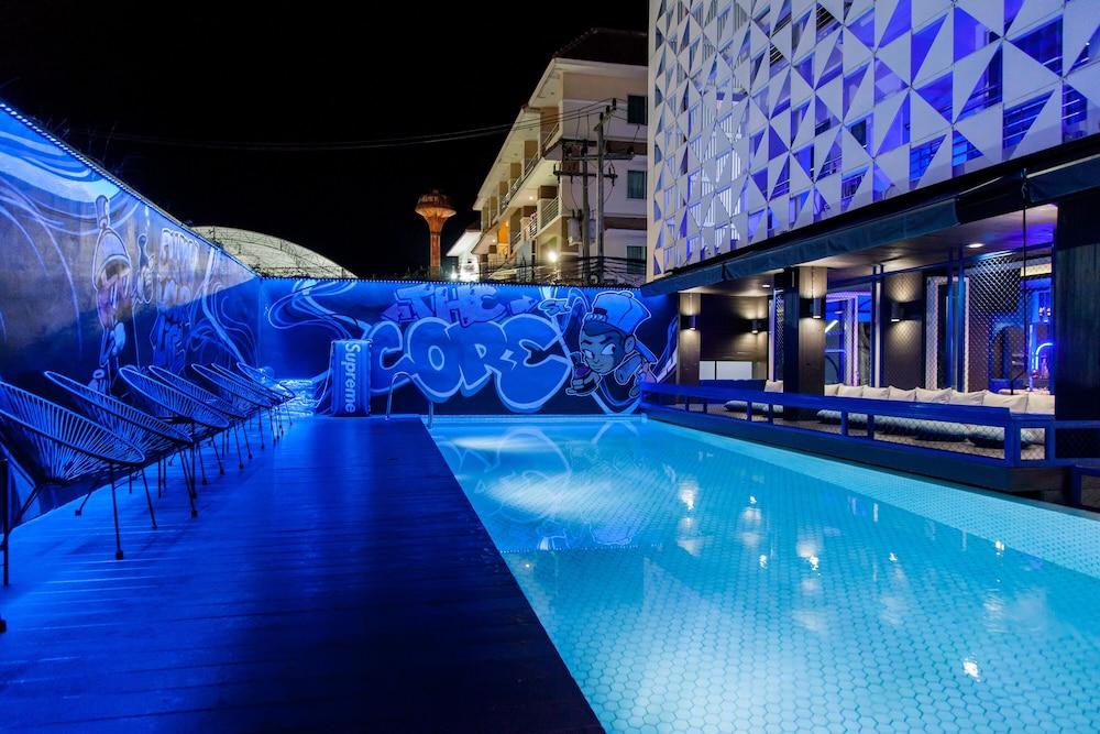 The Core Gallery Hotel Chiang Mai Exterior photo
