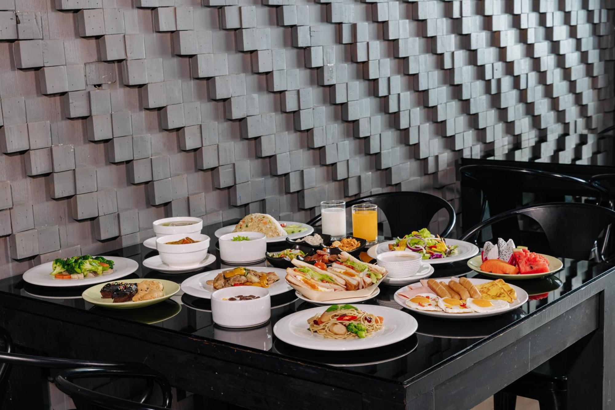 The Core Gallery Hotel Chiang Mai Exterior photo